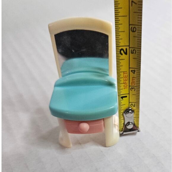 Dollhouse Mirrored Vanity Blue White Pink Dresser Drawer opens Toys R Us - Picture 5 of 6